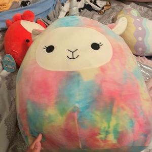 BRAND NEW RAINBOW SQUISHMALLOW